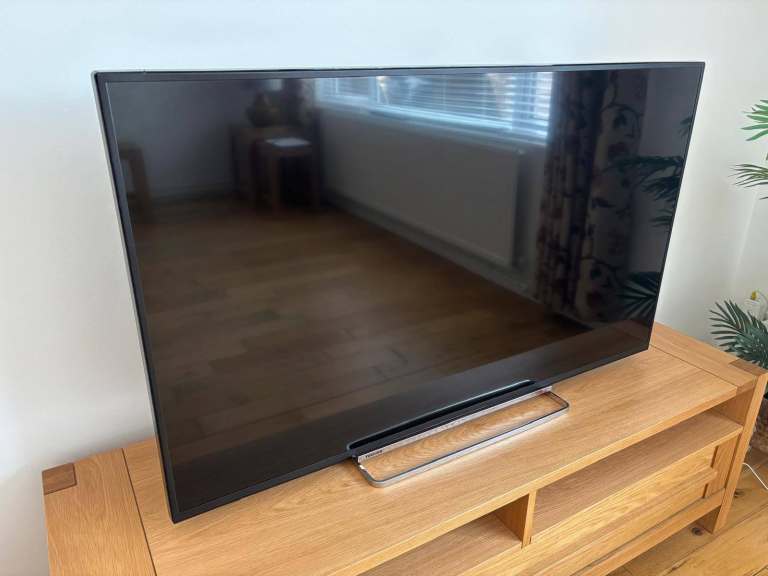  Toshiba 50U6863DB 50 inch Smart 4K Ultra HD TV