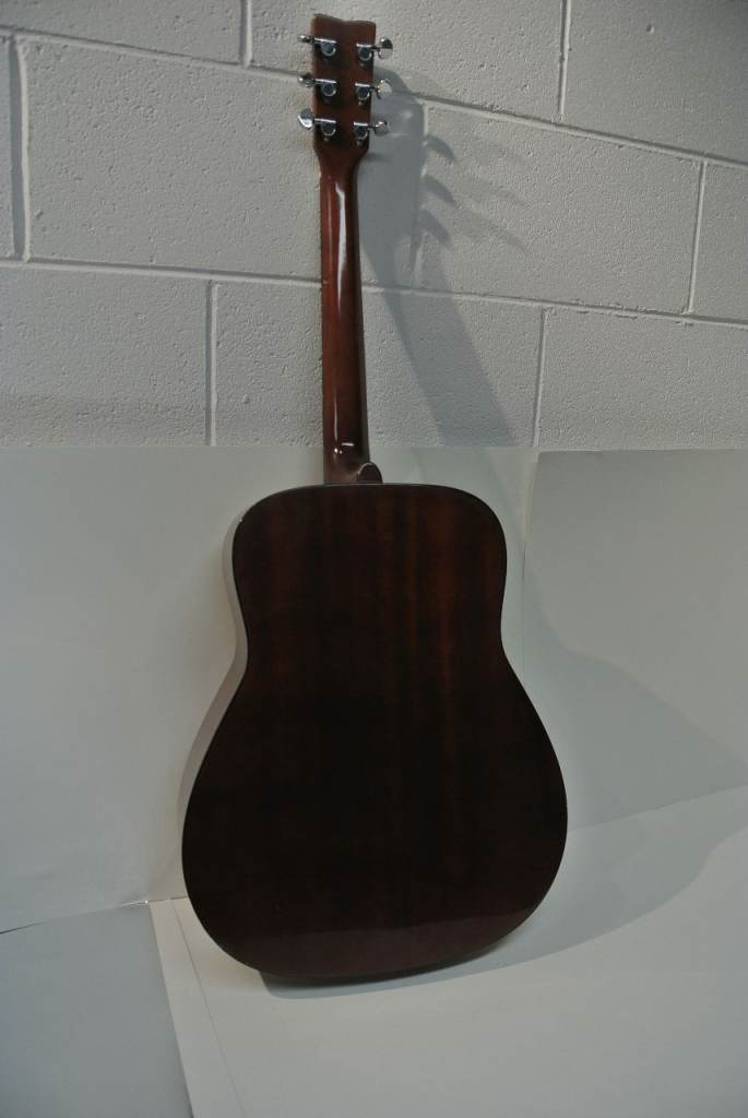 Yamaha Acoustic Guitar