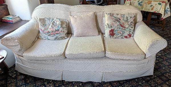  FREE - 1920s Sofa with two matching armchairs – Fair Condition