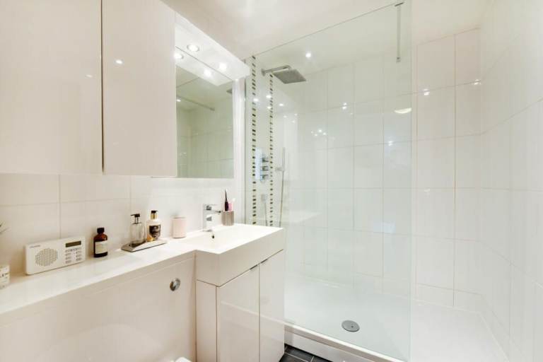 ✅ Stylish Room Close to Public Transport✅