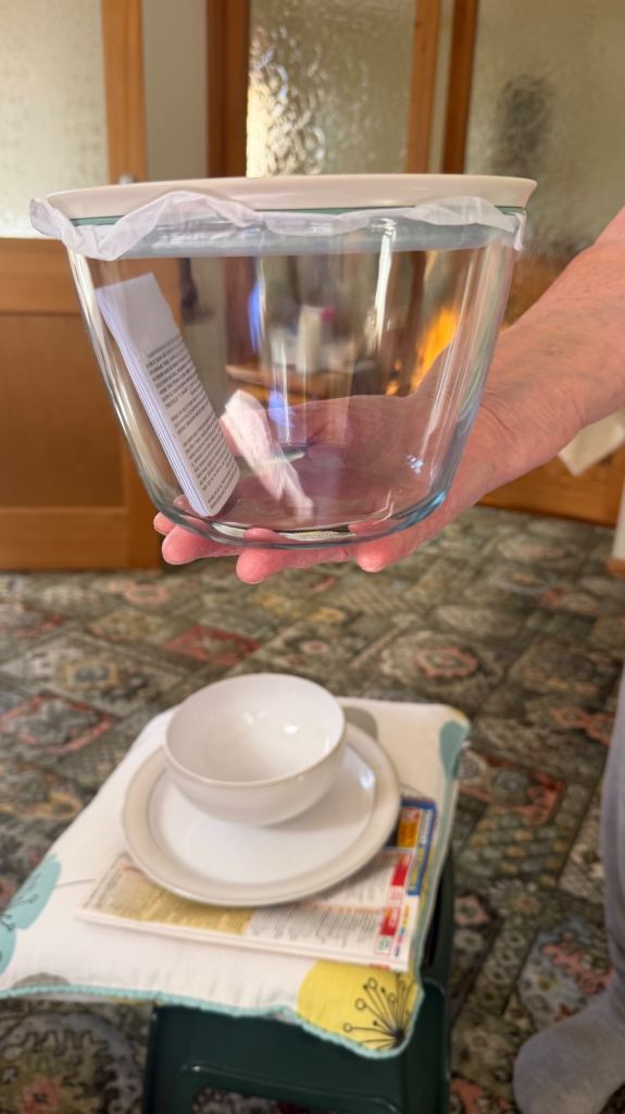 Pyrex Glass Bowl with Lid – Clear, As Good As New
