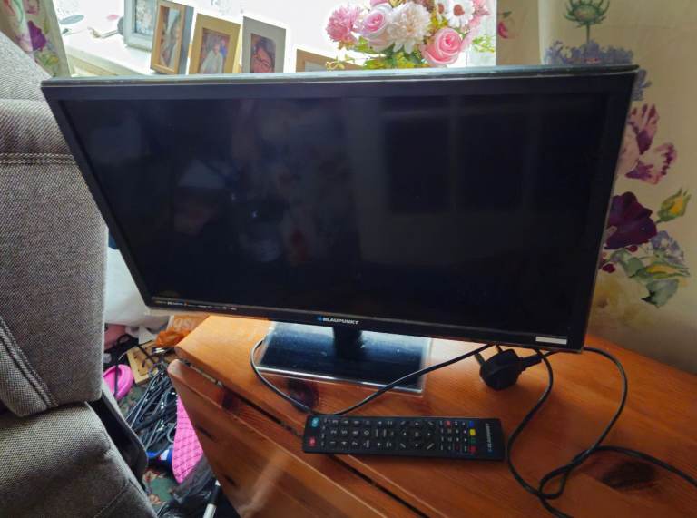 Blaupunkt 24 inch LED TV with Remote Control 