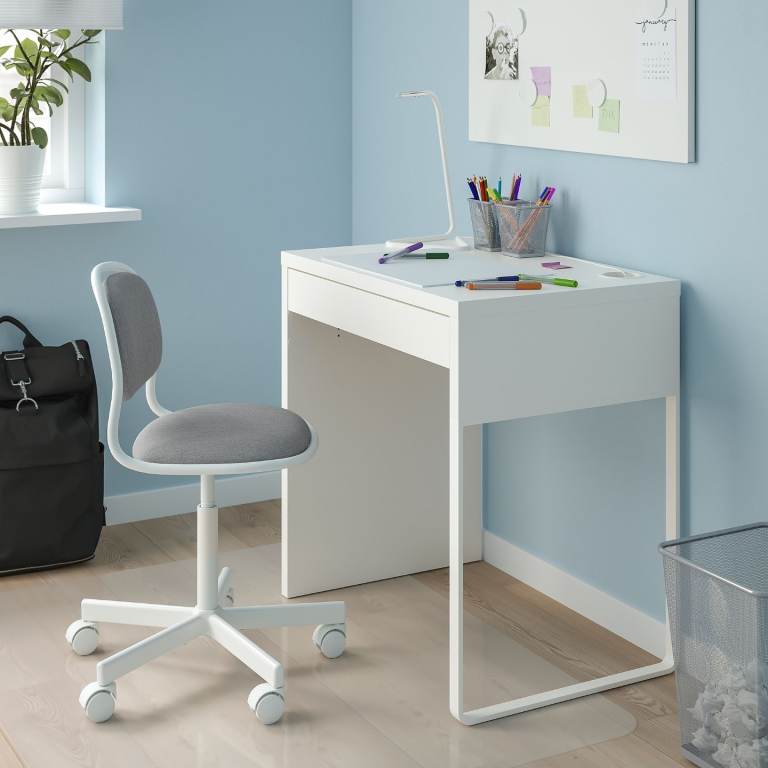 Children's desk chair 