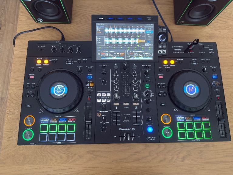 Pioneer DJ XDJ-RX3 All-In-One DJ System Bundle