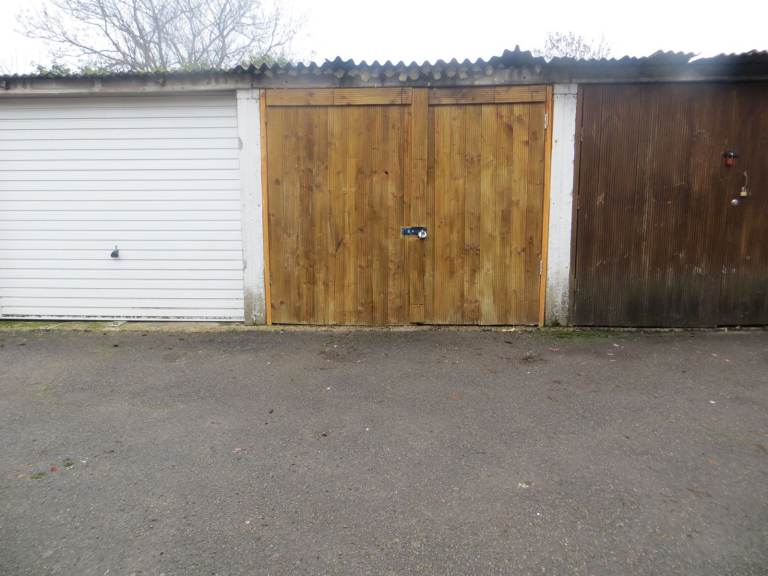 SM1 ~ Lock up Garage / Storage  To Let - Ringstead Road, Sutton, London, SM1 4SE​.