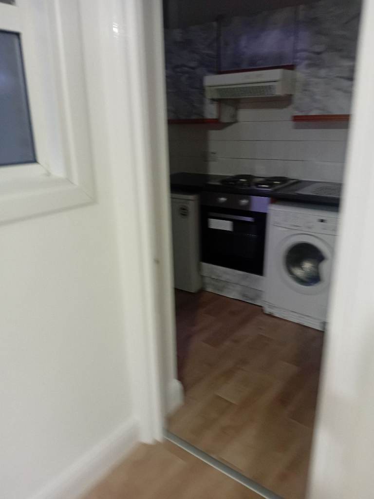 Modern bright and clean studio all bills included