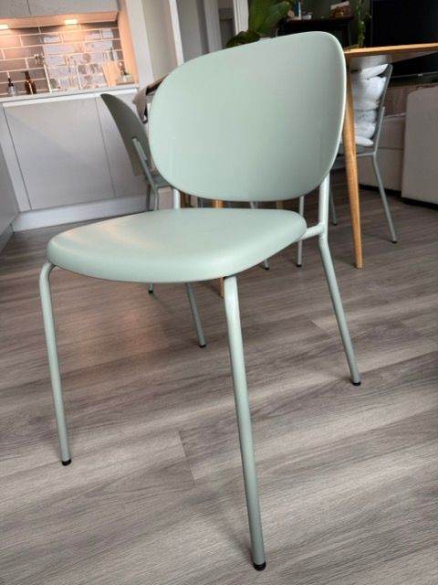 2x Stylish Dining Chairs in pristine condition 