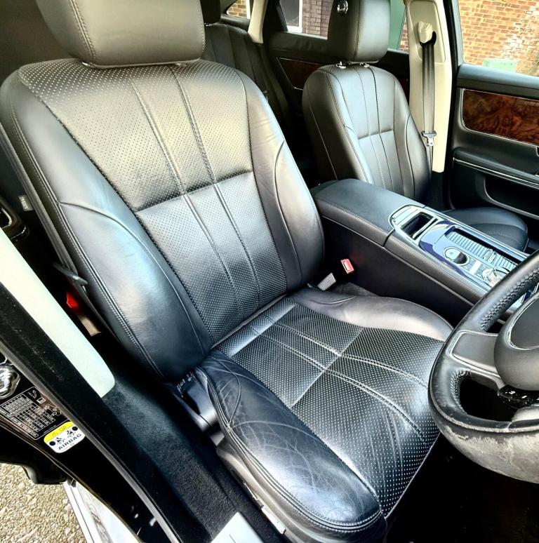 2010 Jaguar XJ 5.0 V8 Premium Luxury Auto Euro 5 4dr (LWB) SALOON Petrol Automatic