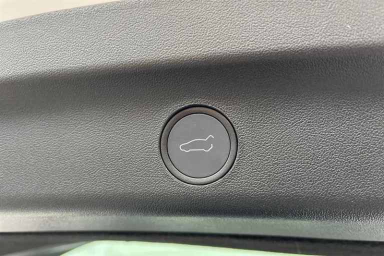 2022 Tesla Model Y Long Range AWD 5dr Auto MPV ELECTRIC Automatic