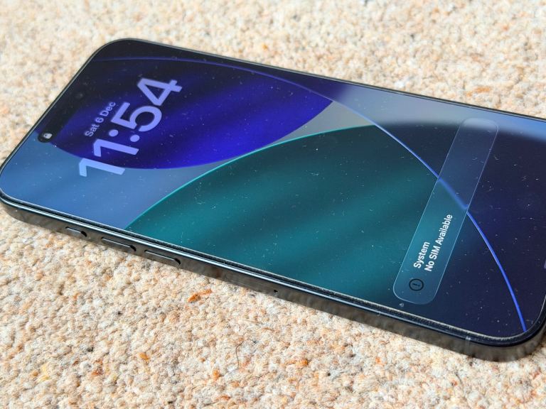 iPhone 16 pro max - black - 256gb - LIKE NEW 