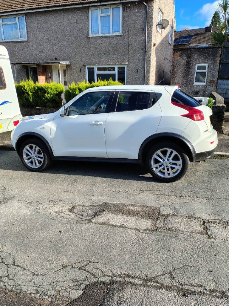 Nissan, JUKE, Hatchback, 2011, Manual, 1618 (cc), 5 doors