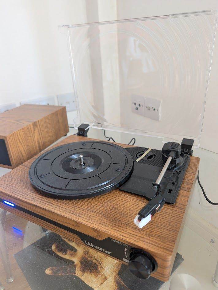 🎶 Udreamer UD012 Vintage Record Player + System of a Down Vinyl