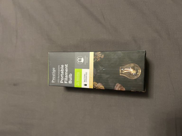 Rechargeable bulb light 