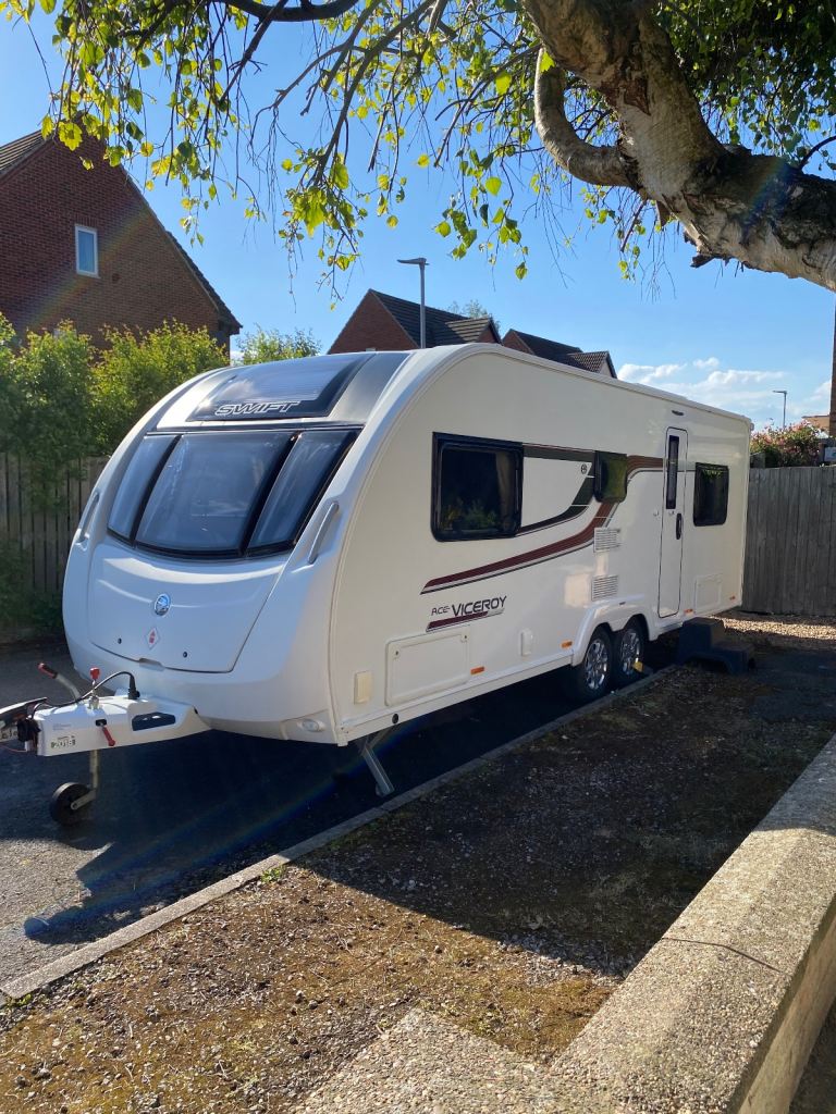 SWIFT Ace Viceroy Twin Axle