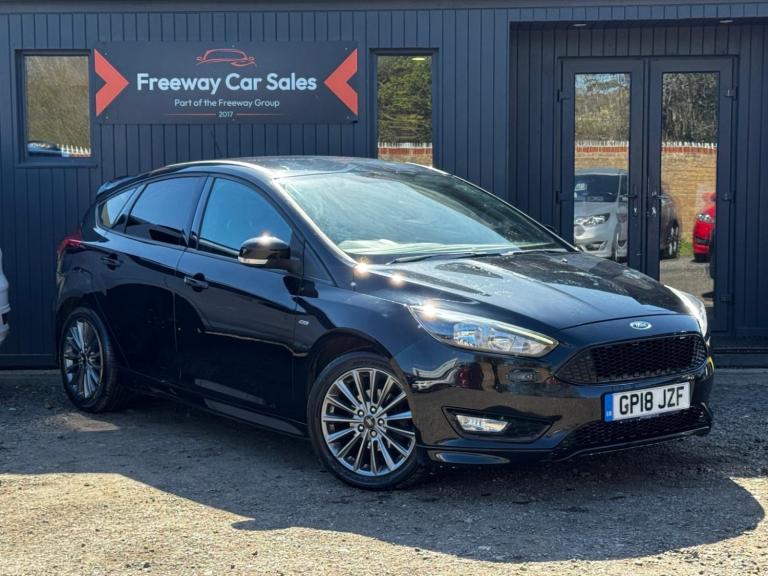 FORD FOCUS 1.0T EcoBoost ST-Line Hatchback 5dr Petrol Manual, Sat Nav, DAB