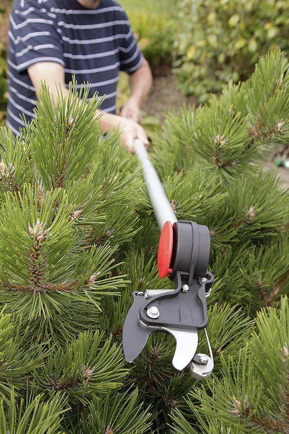 Great Xmas present for gardeners with sore backs. Spear & Jackson Razorsharp Long Reach Cutter