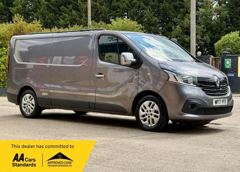 2017 Renault Trafic 1.6 dCi ENERGY 29 Sport Nav LWB Standard Roof Euro 6 (s/s)