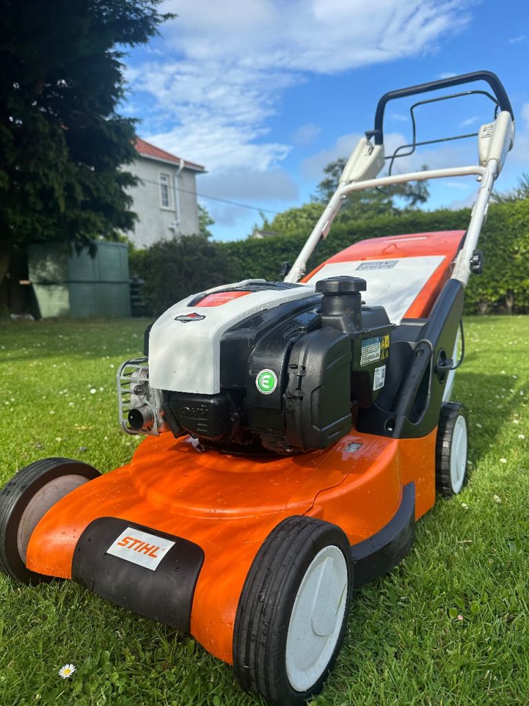 Stihl petrol electric start lawnmower Like New self propelled mower £875+New
