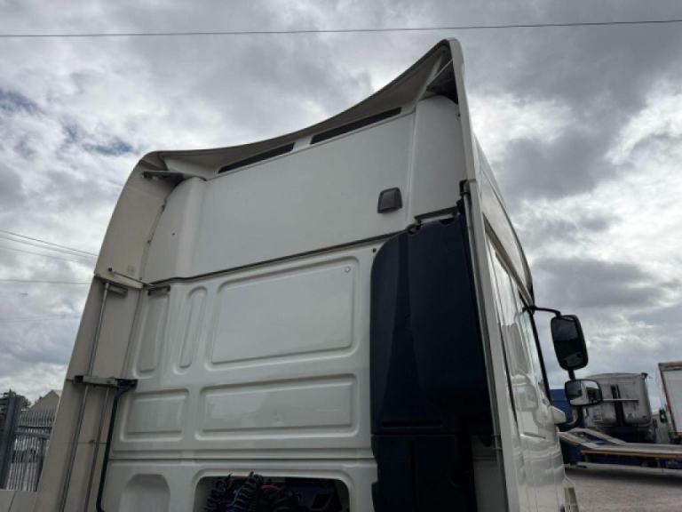 DAF XF 530 6x2 MID LIFT SLEEPER CAB TRACTOR UNIT