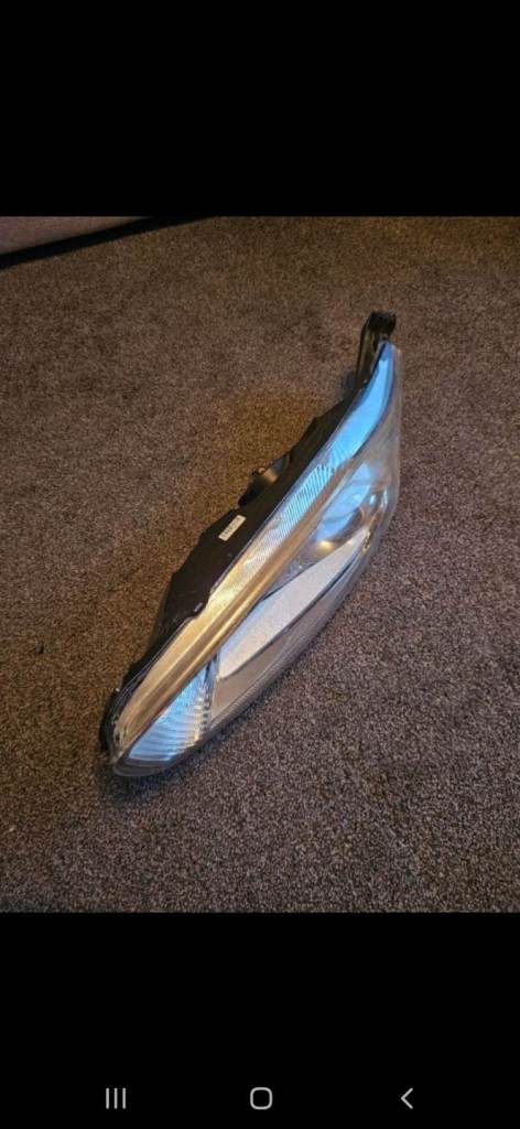 Mk7.5 fiesta ST180 passanger side headlight