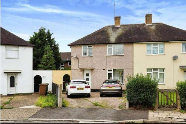 Beautiful 3 Bedroom Semi-Detached House With Private Garden In Nottingham (NG11 8FS)