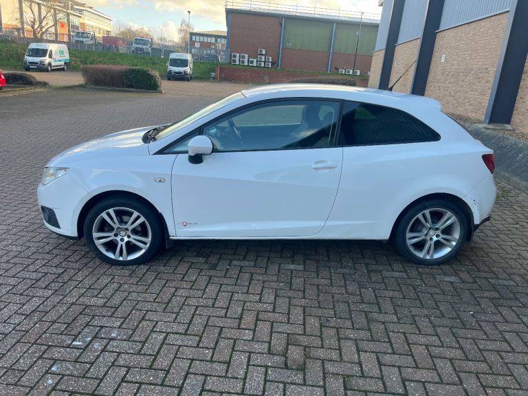 Seat, IBIZA, Hatchback, 2012, Manual, 1390 (cc), 3 doors