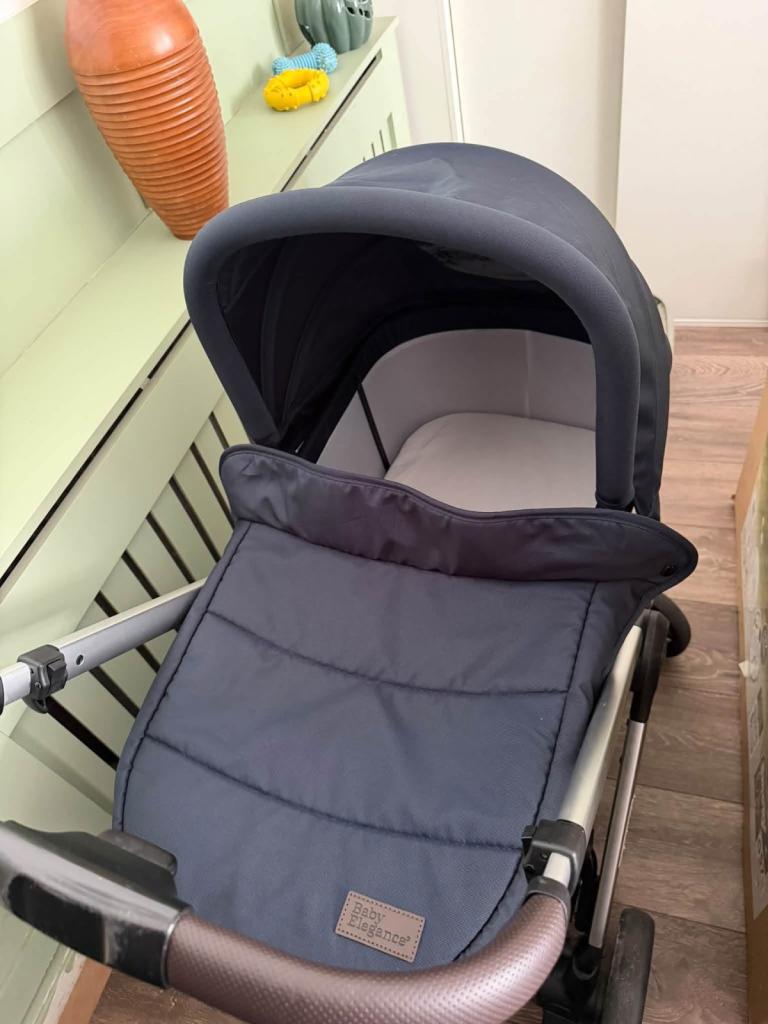 Pushchair and travel system 