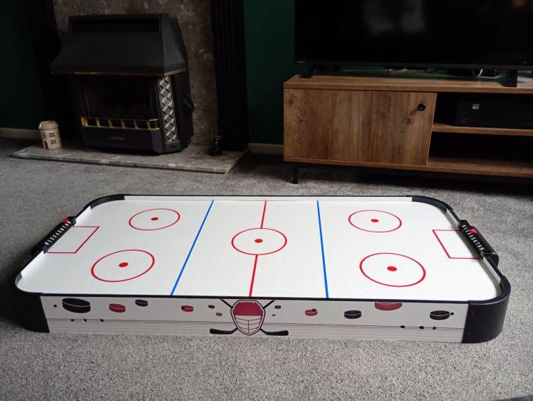 Tabletop air hockey table