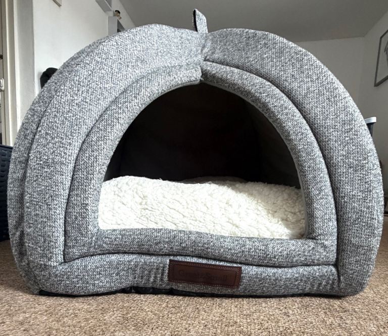 Pet Igloo Style Bed 
