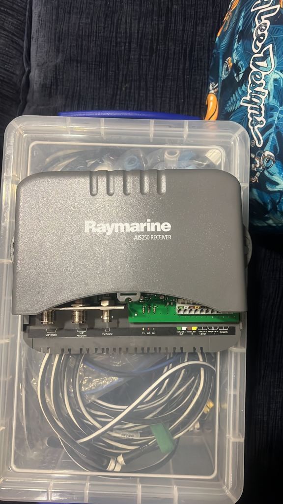 Raymarine ais 250 NMEA