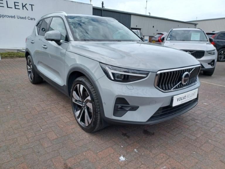 VOLVO XC40 2.0 B3P Ultra Bright 5dr Auto
