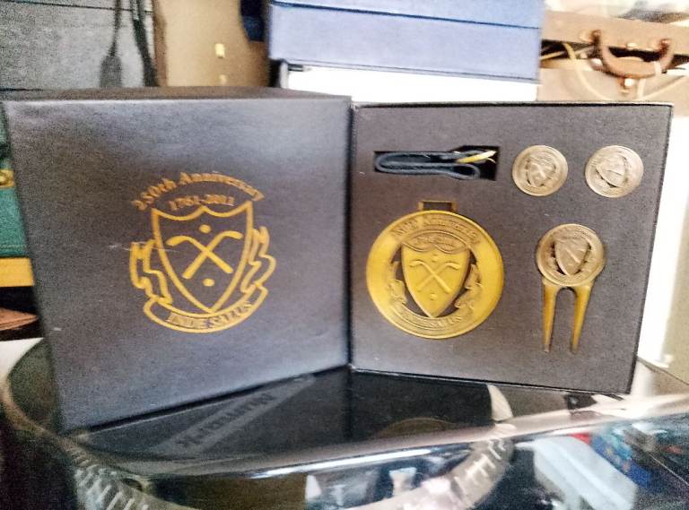  New boxed Golf Ball Marker & Divot Tool Set - 250th Anniversary Edition