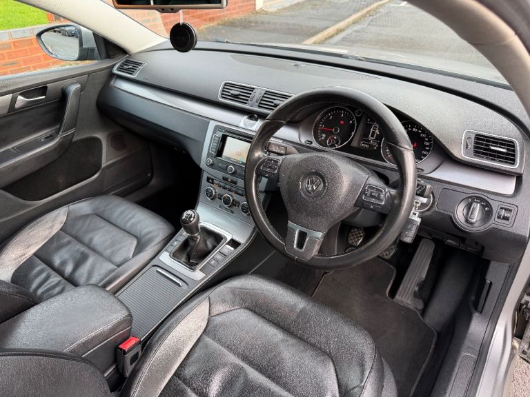 2015 Volkswagen Passat Executive Style 2.0TDI 177 6 Speeds.