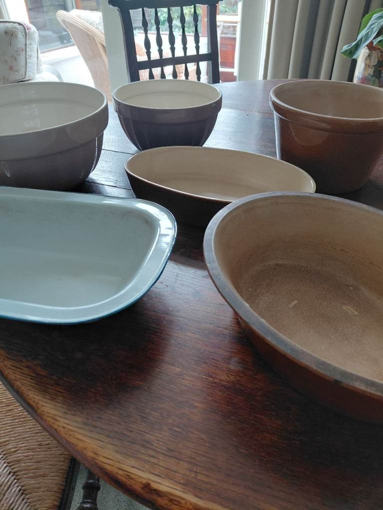 Set of 6 Ceramic Roasting/Baking Dishes – Good Condition