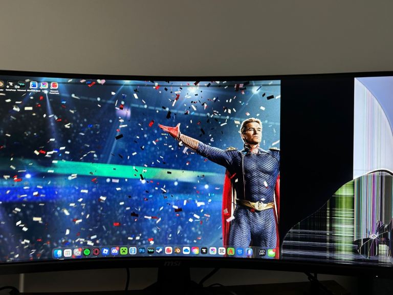 MSI MAG 346CQ Ultra Wide Quad HD 34” Curved VA Gaming Monitor - Black- Damaged Screen