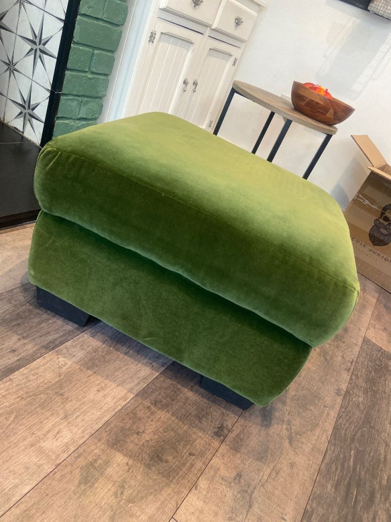 Footstool/pouffe with storage 