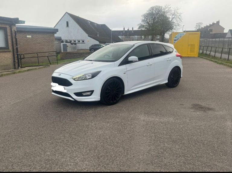 FORD FOCUS ST LINE 1.0 125bhp 2017 62k miles 