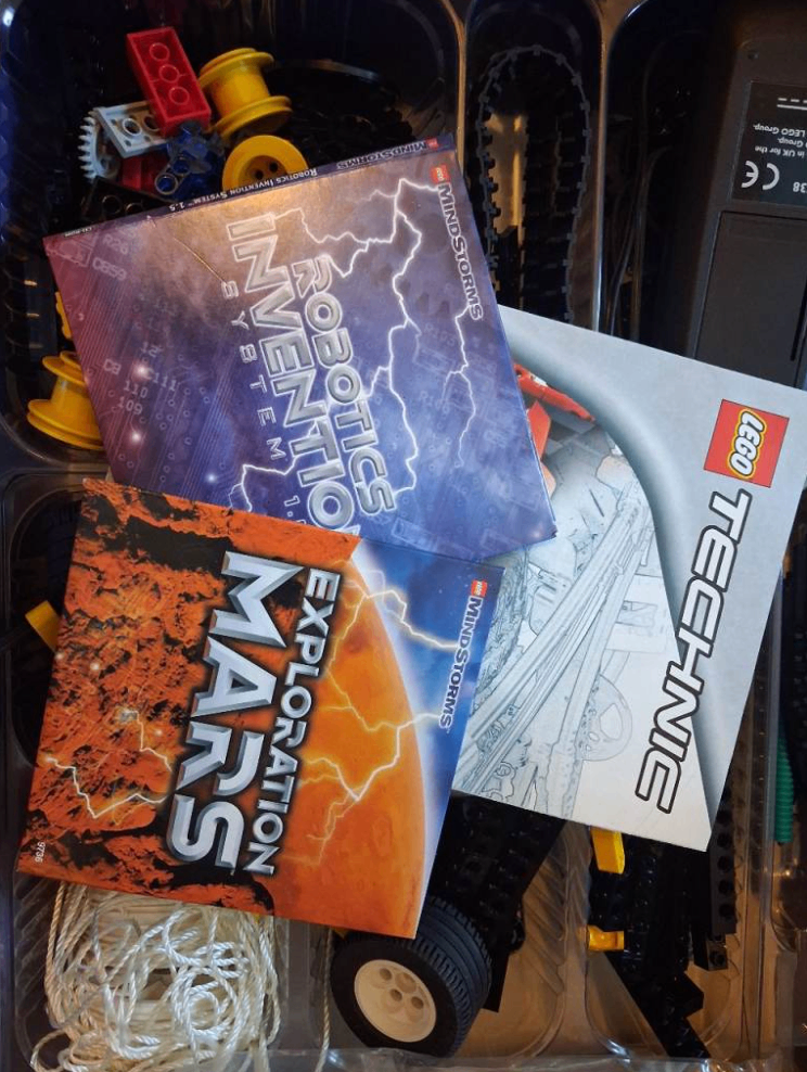 LEGO MINDSTORMS Robotics Invention System Kit with Manuals