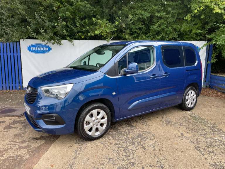 2019 Vauxhall Combo Life 1.5 Turbo D Energy 5 Seater Diesel MPV In Blue  MPV Diesel Manual