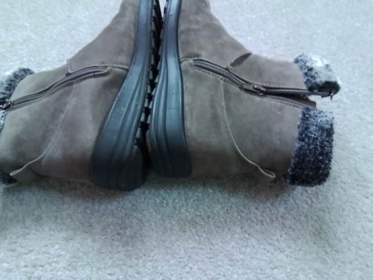 Cotton Traders boots - faux fur lined.  Good condition.  Size 7