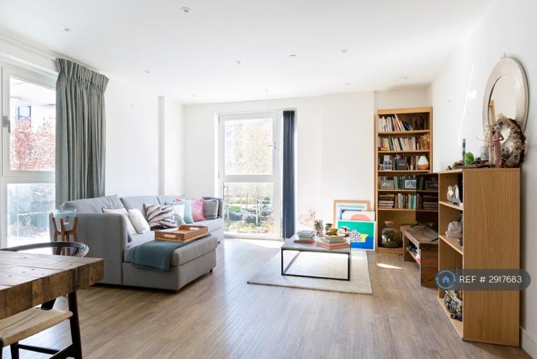 2 bedroom flat in Collet House, London, SW8 (2 bed) (#2917683)