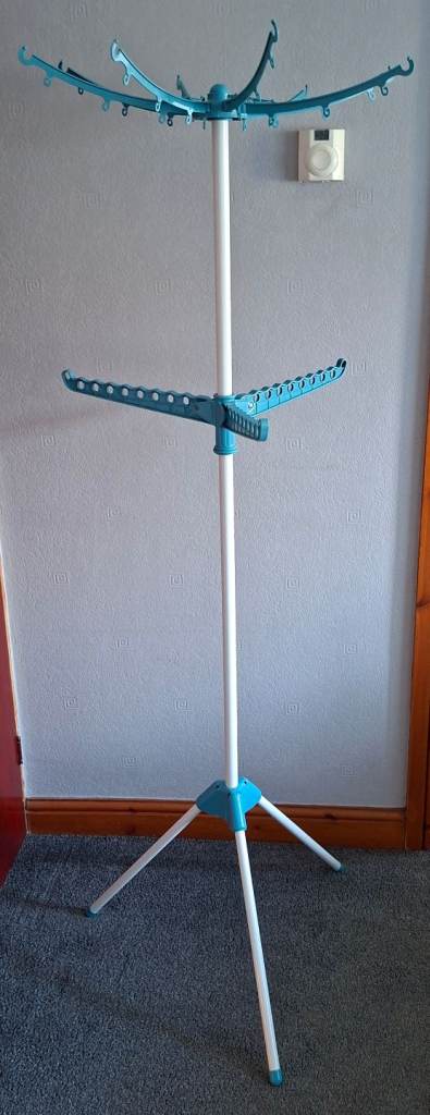 INDOOR/OUTDOOR CLOTHES AIRER/DRIER