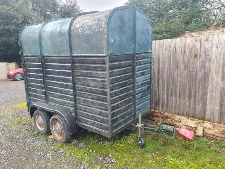 For sale solid horsebox manufactured by Laurie (possible conversion into catering trailer