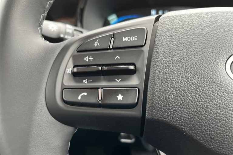 2025 Hyundai i10 1.2 Advance Hatchback 5dr Petrol Auto Euro 6 (s/s) (79 ps) Hatchback Petrol Auto...