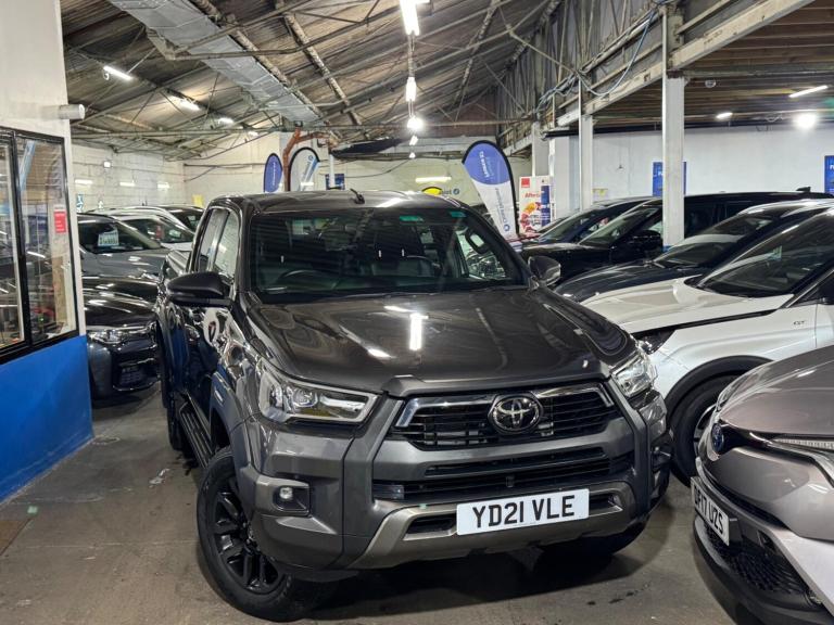  Toyota Hilux 2.8 D-4D Invincible X Auto 4WD Euro 6 (s/s) 4dr Diesel Automatic