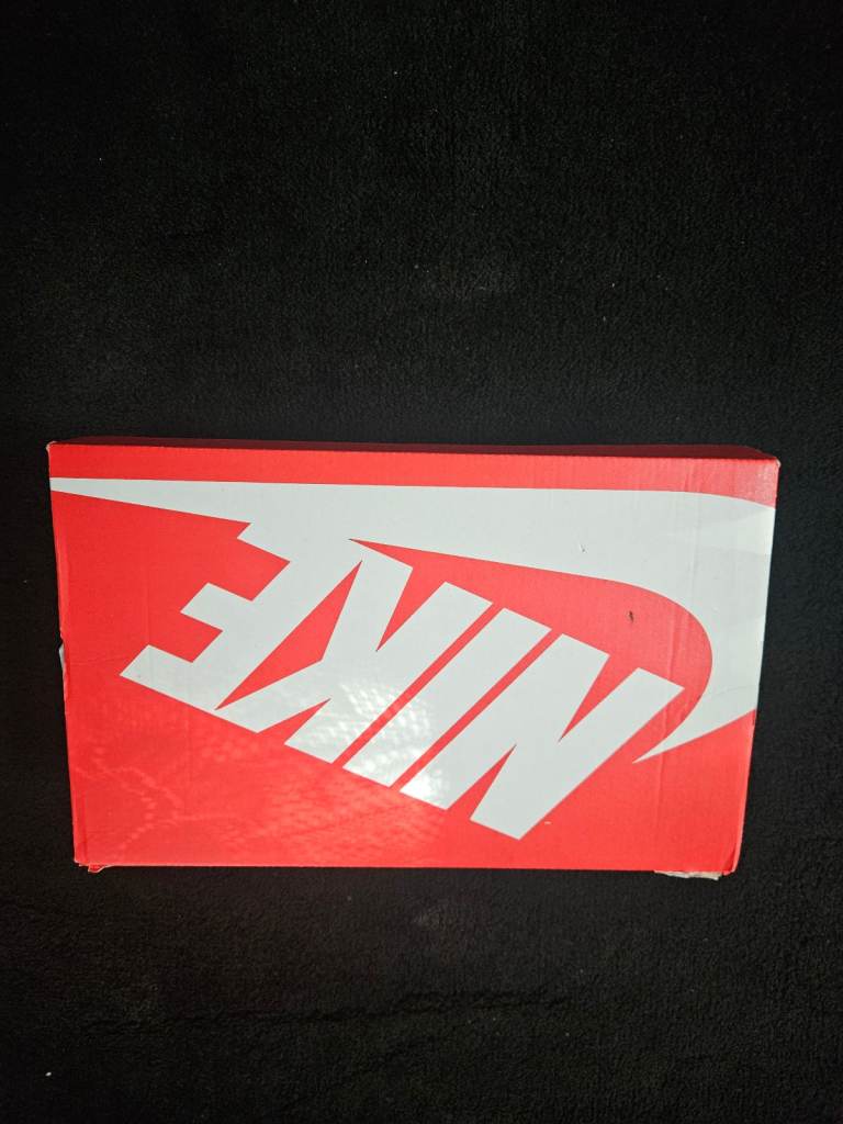 New Genuine lady's Nike trainers 