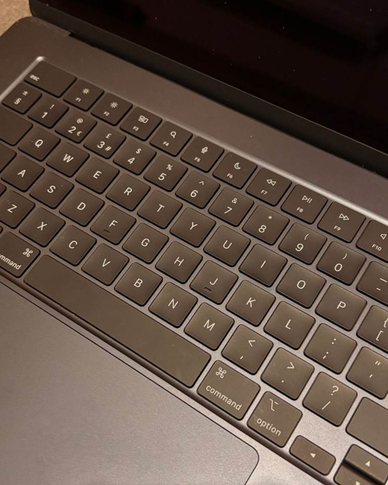 Macbook Air 15" M3 2024 16GB 256MD