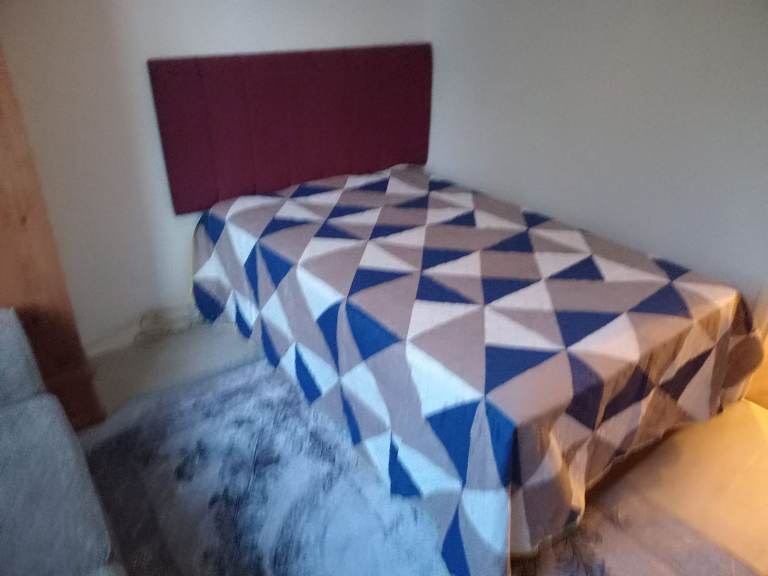 Desmond av HU5 furnished modernised studio best location walking distance uni £575 PCM
