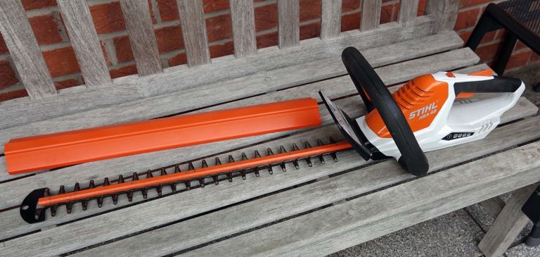 Stihl HSA45 Cordless hedge trimmer  - Excellent Condition