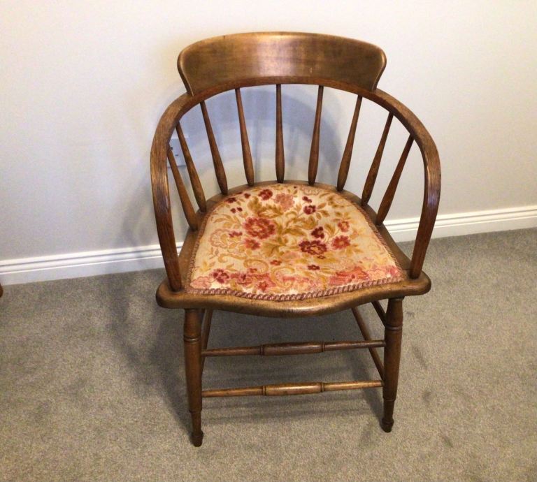 Vintage Wooden Armchair with Floral Upholstery – Good Condition